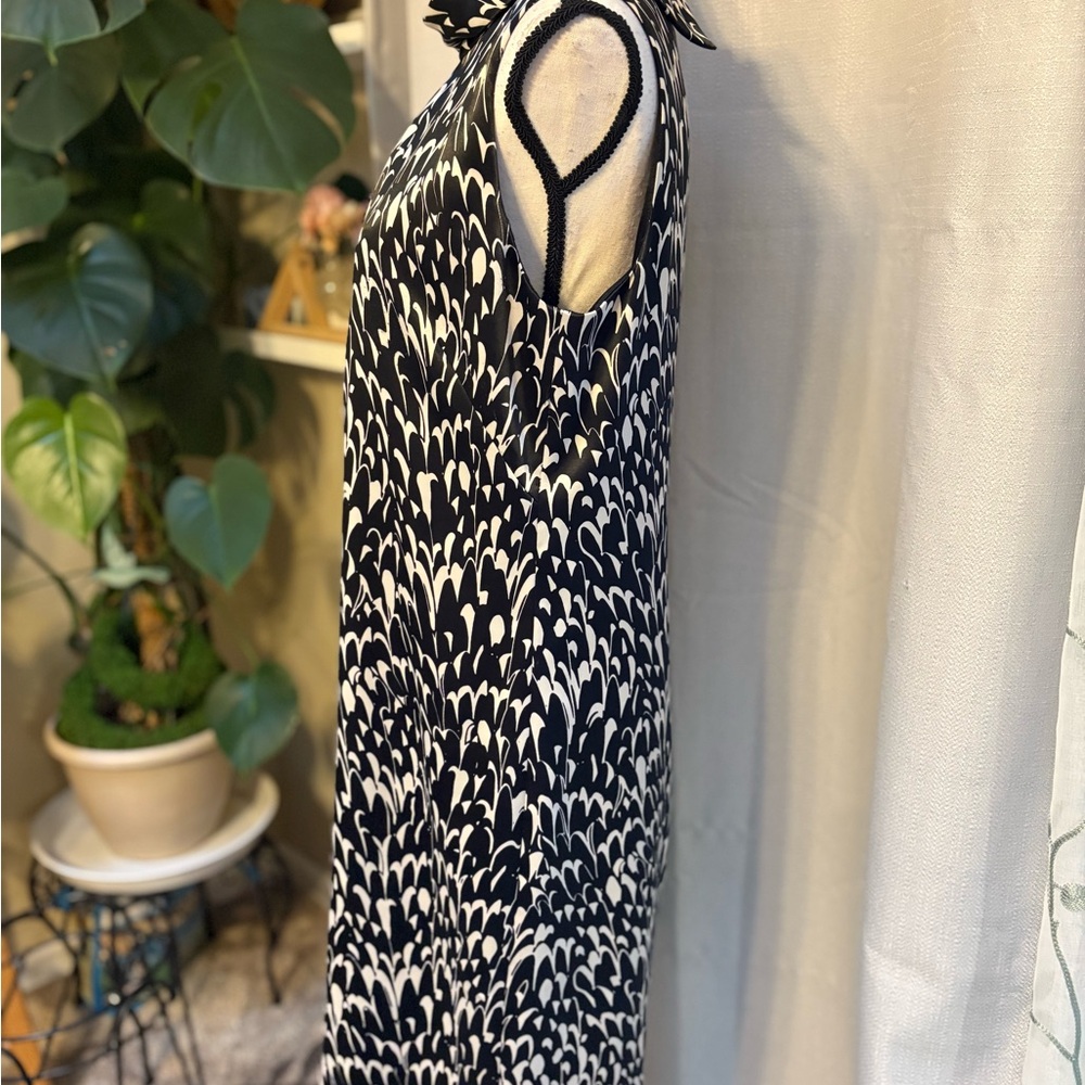 Tahari Black and White Abstract Patterned Mini Sheath Dress - Picture 5 of 11